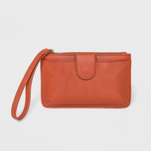 NWT Universal Thread Rust Red Wristlet Wallet Clutch Purse Women's Bag - Picture 1 of 7